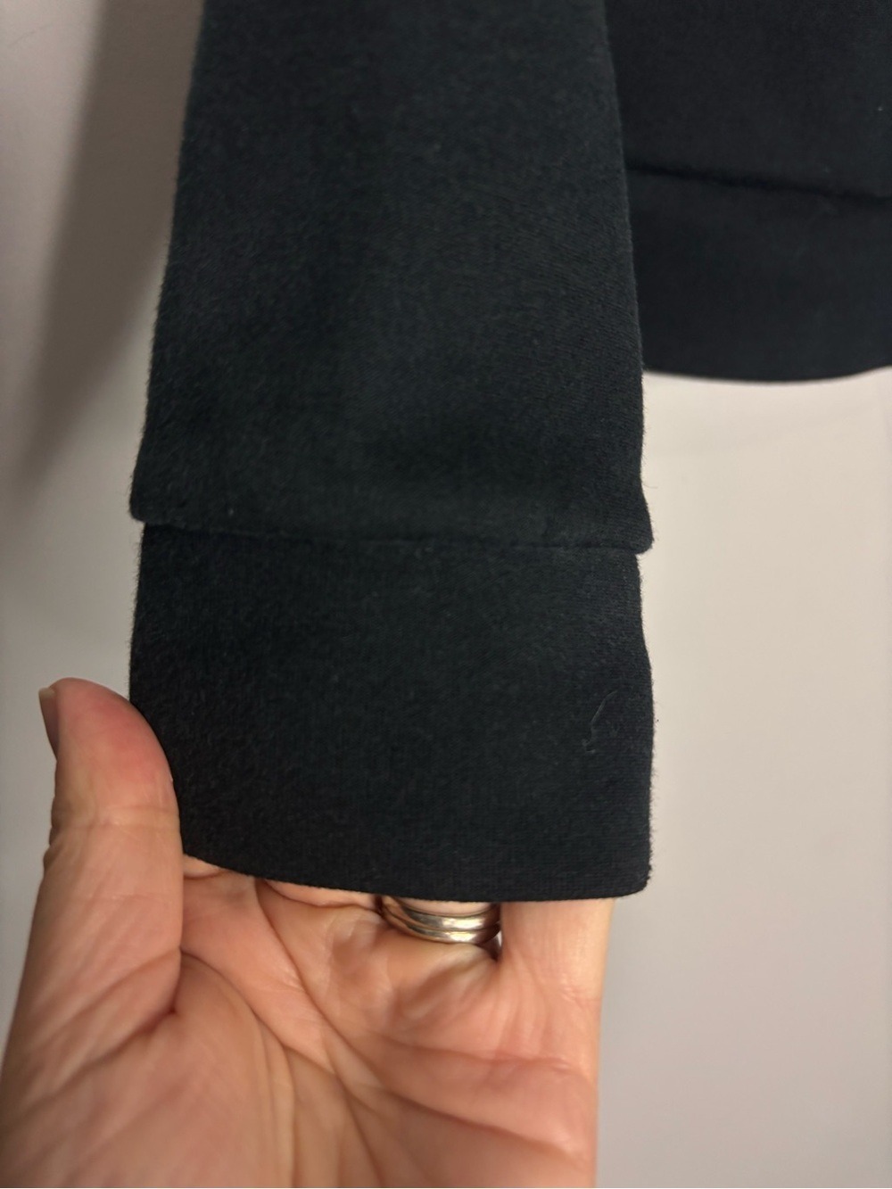 Lolë Banff Constance Black Hoodie with Pockets, size XS - Picture 5 of 12